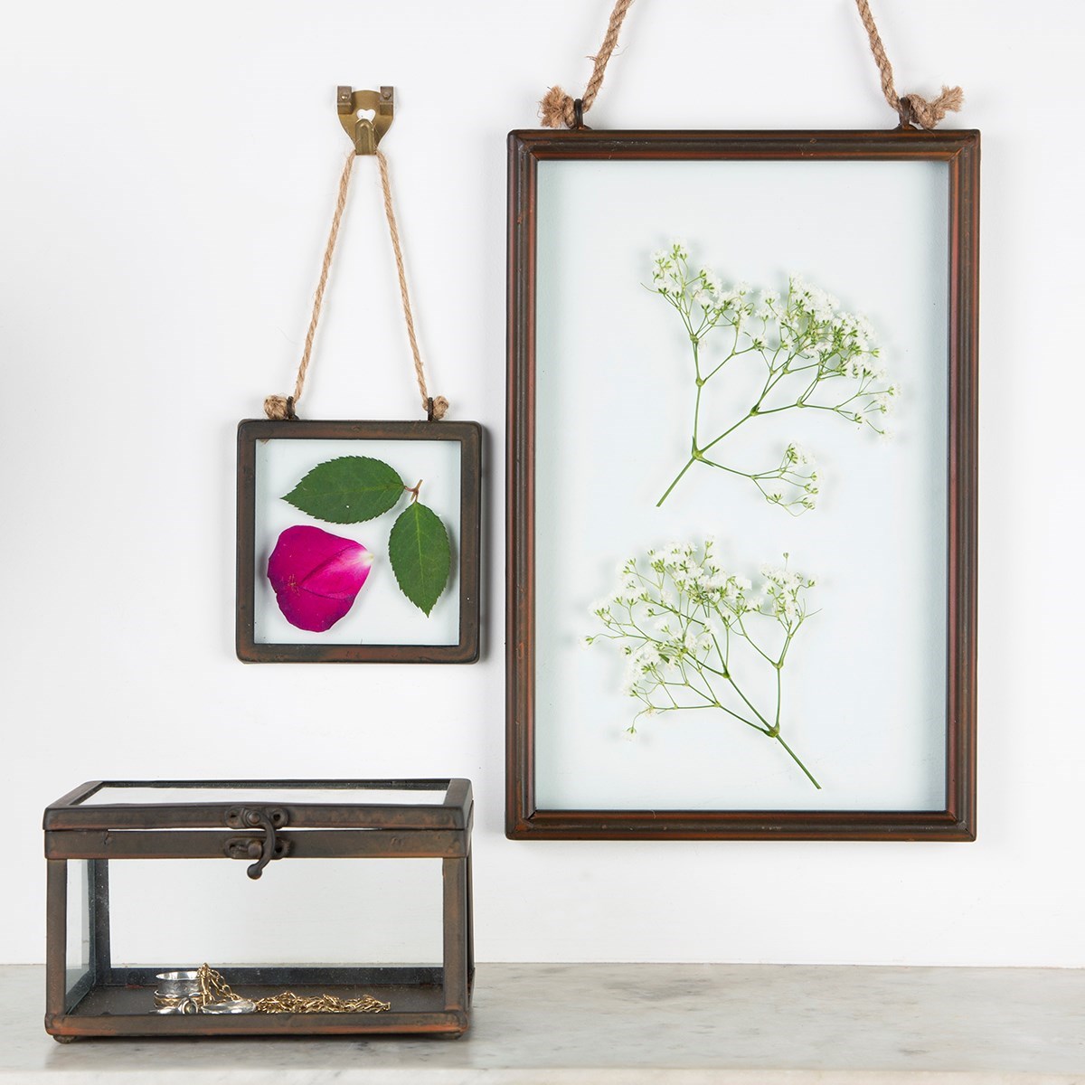 Finish Square Hanging Photo Frame Finish Square Hanging Photo Frame Alternative Image 1