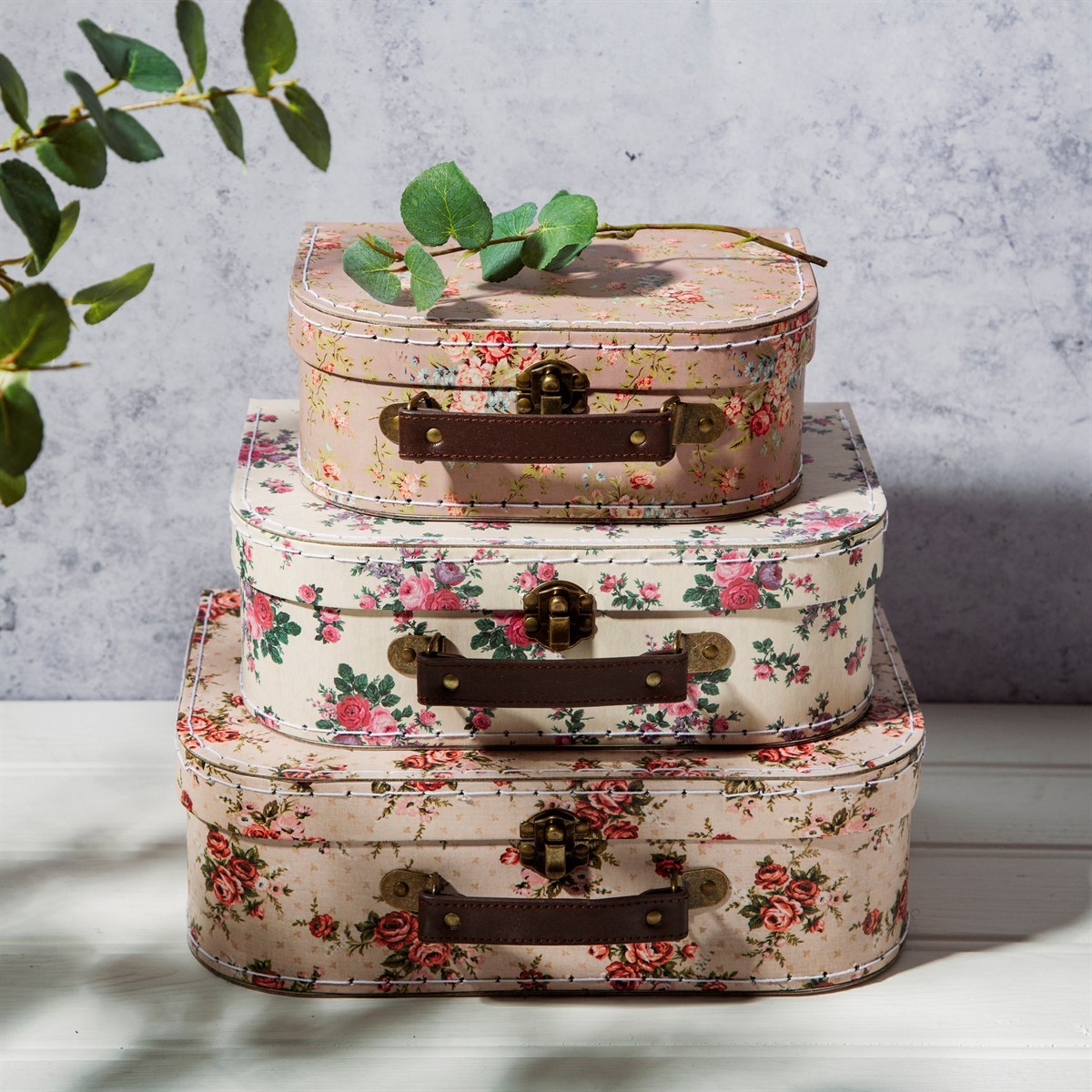 SET OF 3 PINK SASS /& BELLE VINTAGE FLORAL SUITCASES STORAGE DISPLAY GIFT